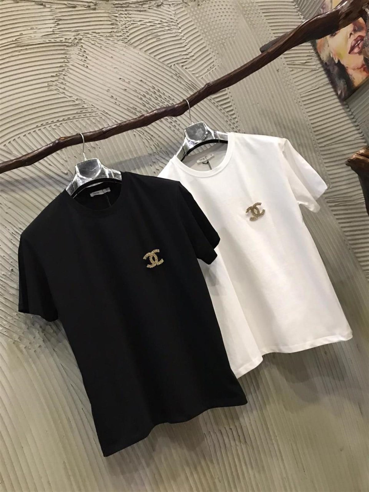Taş Broşlu Basic Tshirt (SİYAH & BEYAZ)