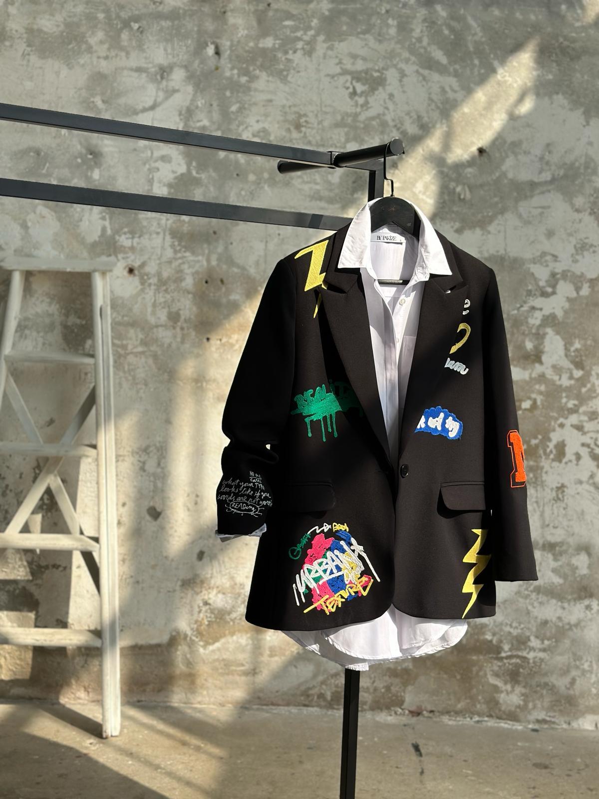 Tasarım Armalı Blazer Ceket (Siyah)