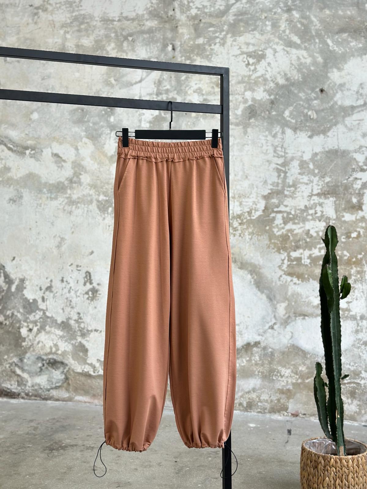 Tasarım Bol Paça Büzgü Detaylı Pantolon (Kiremit)