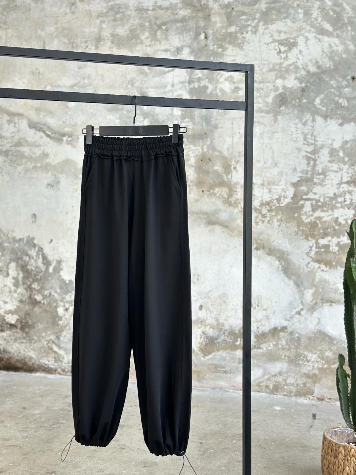 Tasarım Bol Paça Büzgü Detaylı Pantolon (Siyah)
