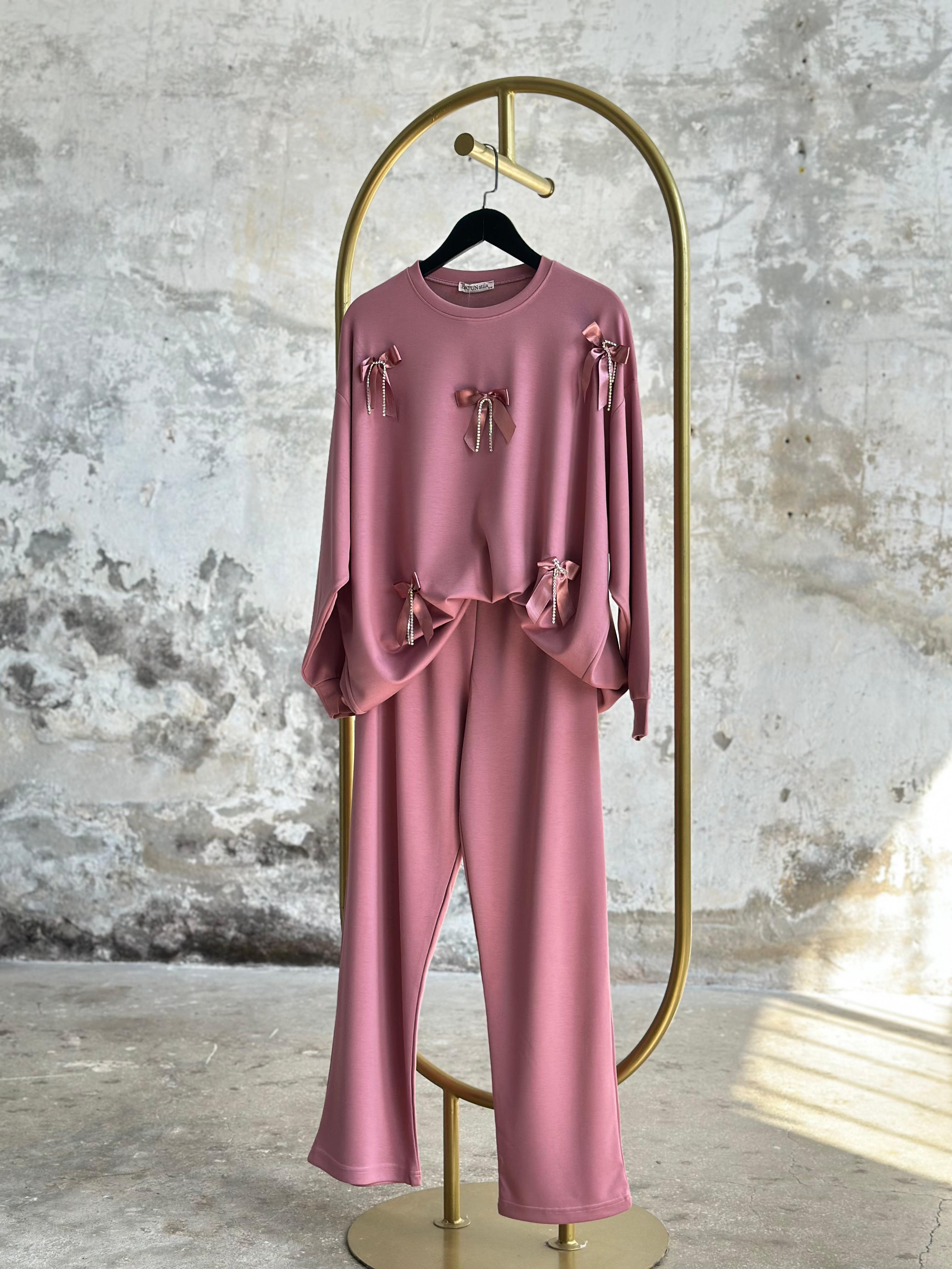 Tasarım Fiyonk Ve Salkım Taşlı Takım (Pembe)