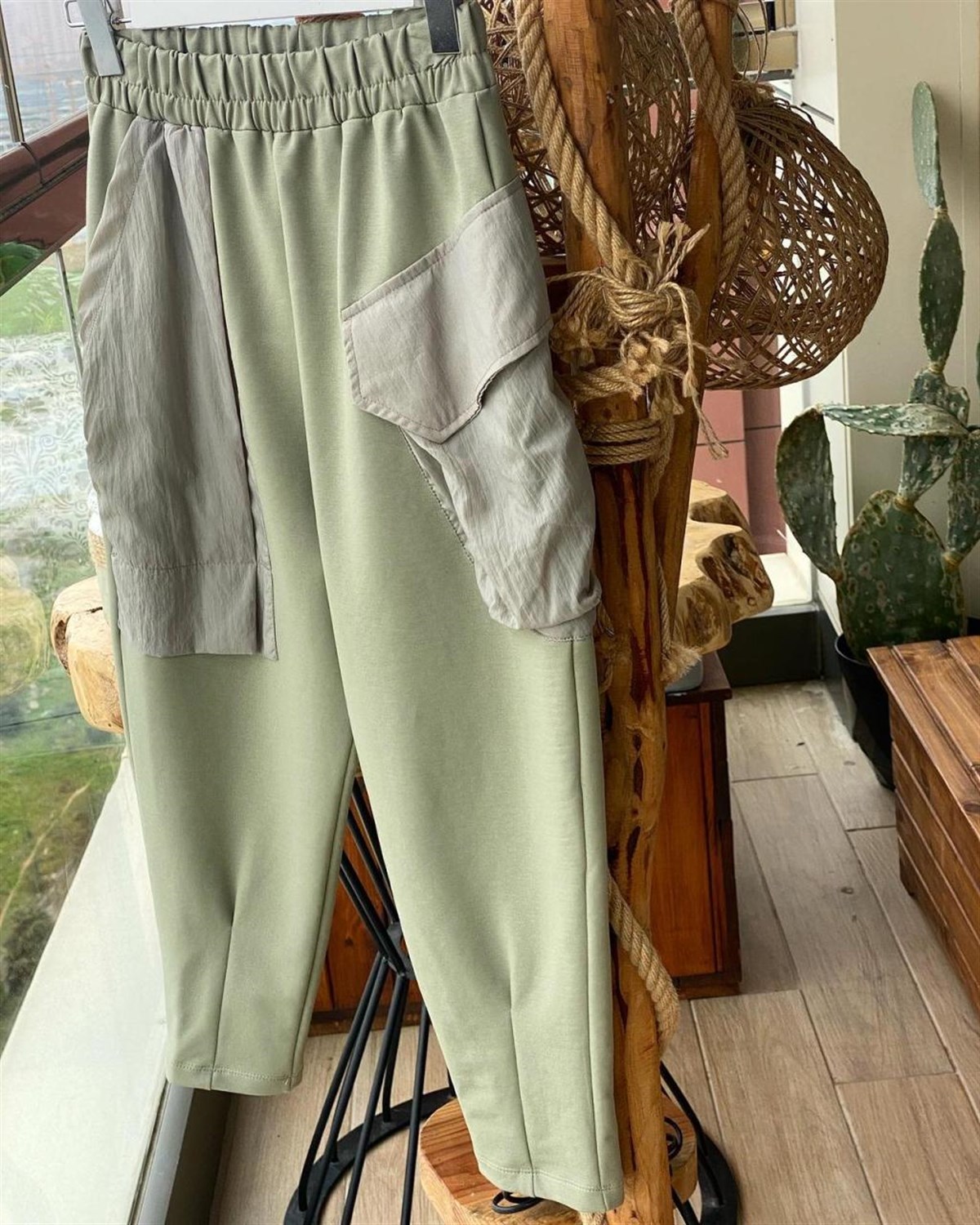 Tasarım Model Cep Detaylı Yarı Şalvar Pantolon (Haki)
