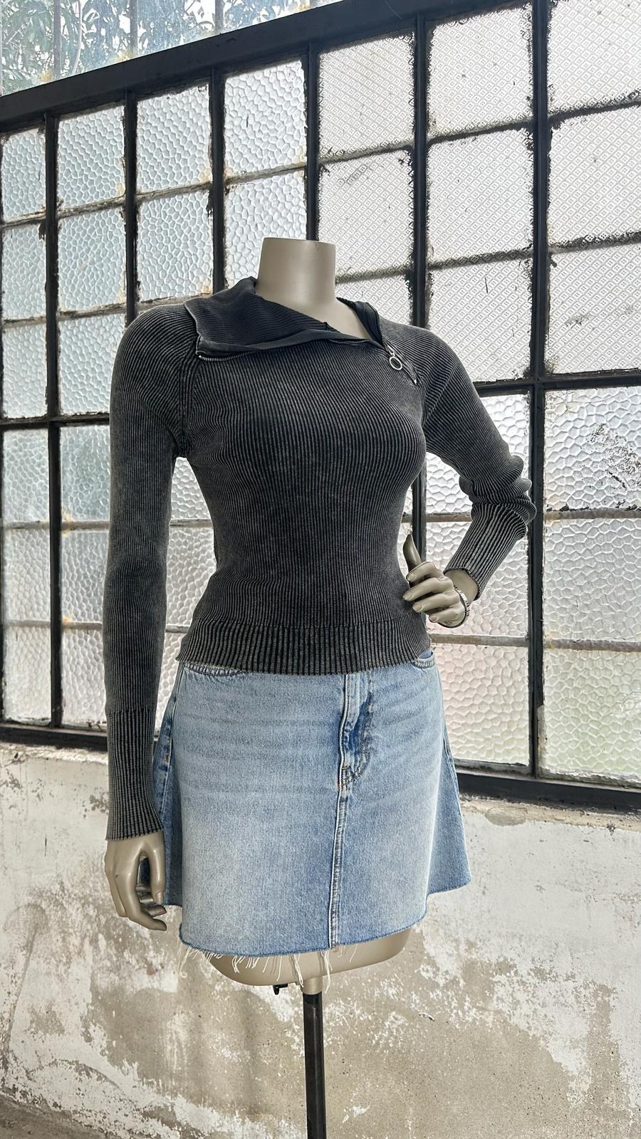Tasarım Model Fitilli Boğazdan Fermuar Detaylı Bluz (Antrasit) 