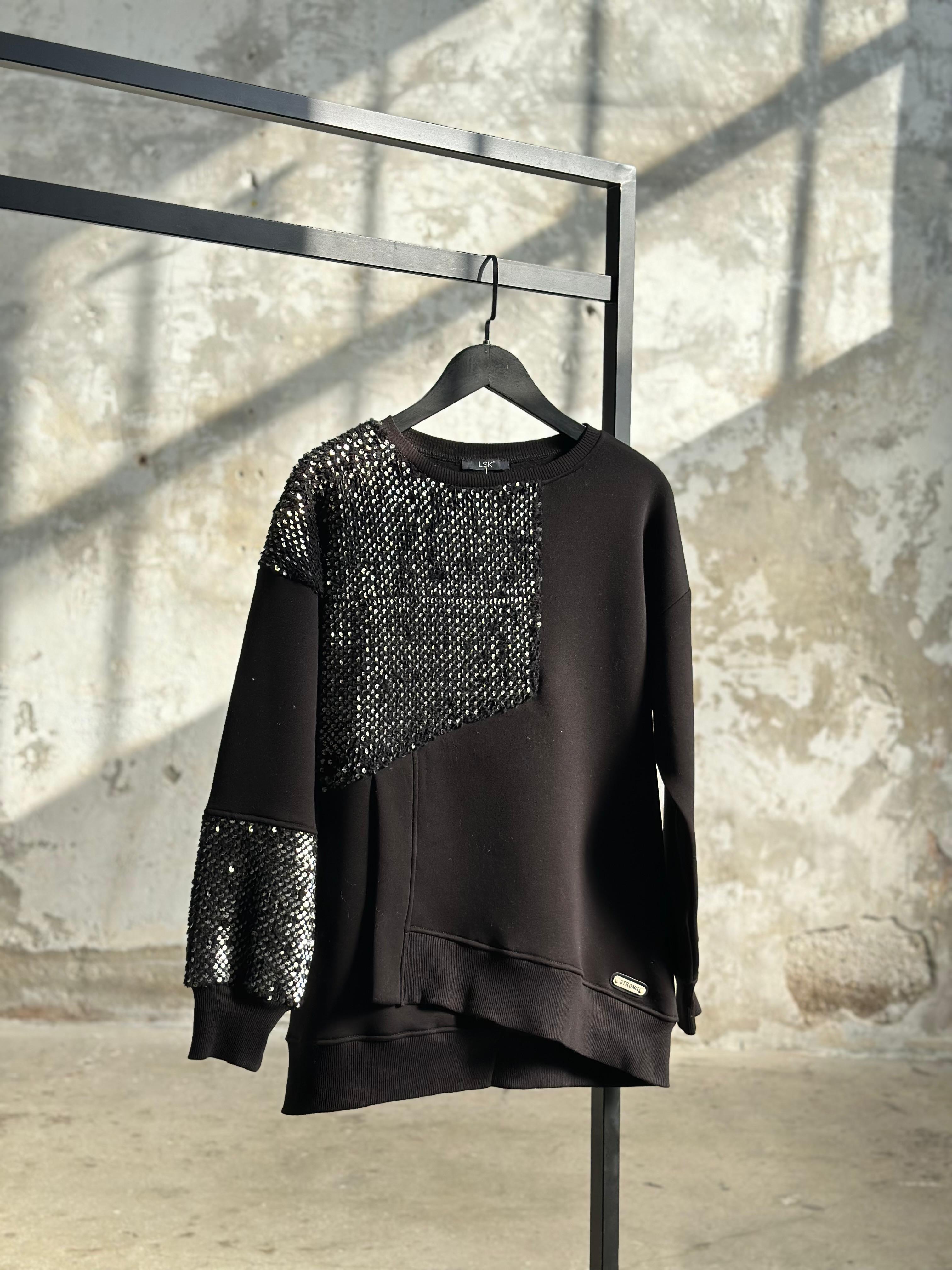 Tasarım Peluş Üzeri Payet İşlemeli Sweat (Siyah)