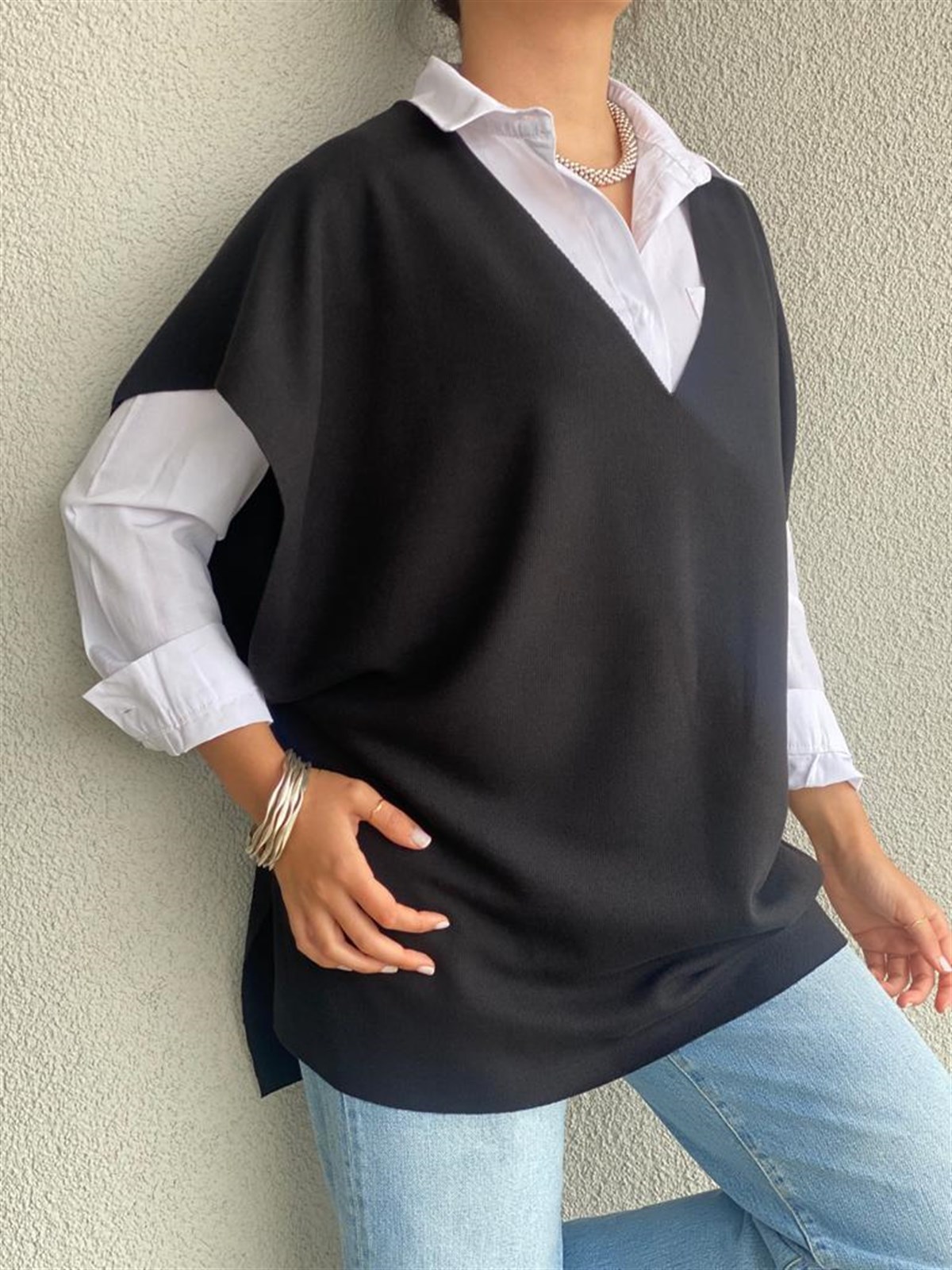 V Yaka Oversize Kesim Süveter (Siyah)