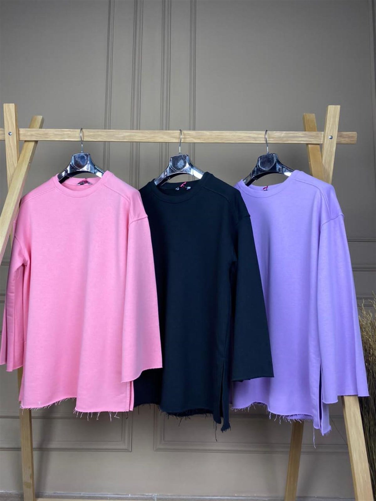 Yanları Yırtmaç Detaylı Sweatshirt (PEMBE & SİYAH &LİLA)