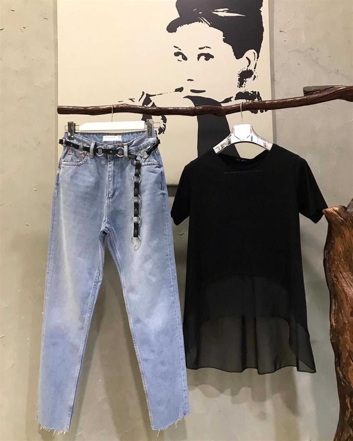 Yüksek Bel Paçası Kesik Mom Jeans (AÇIK RENK)