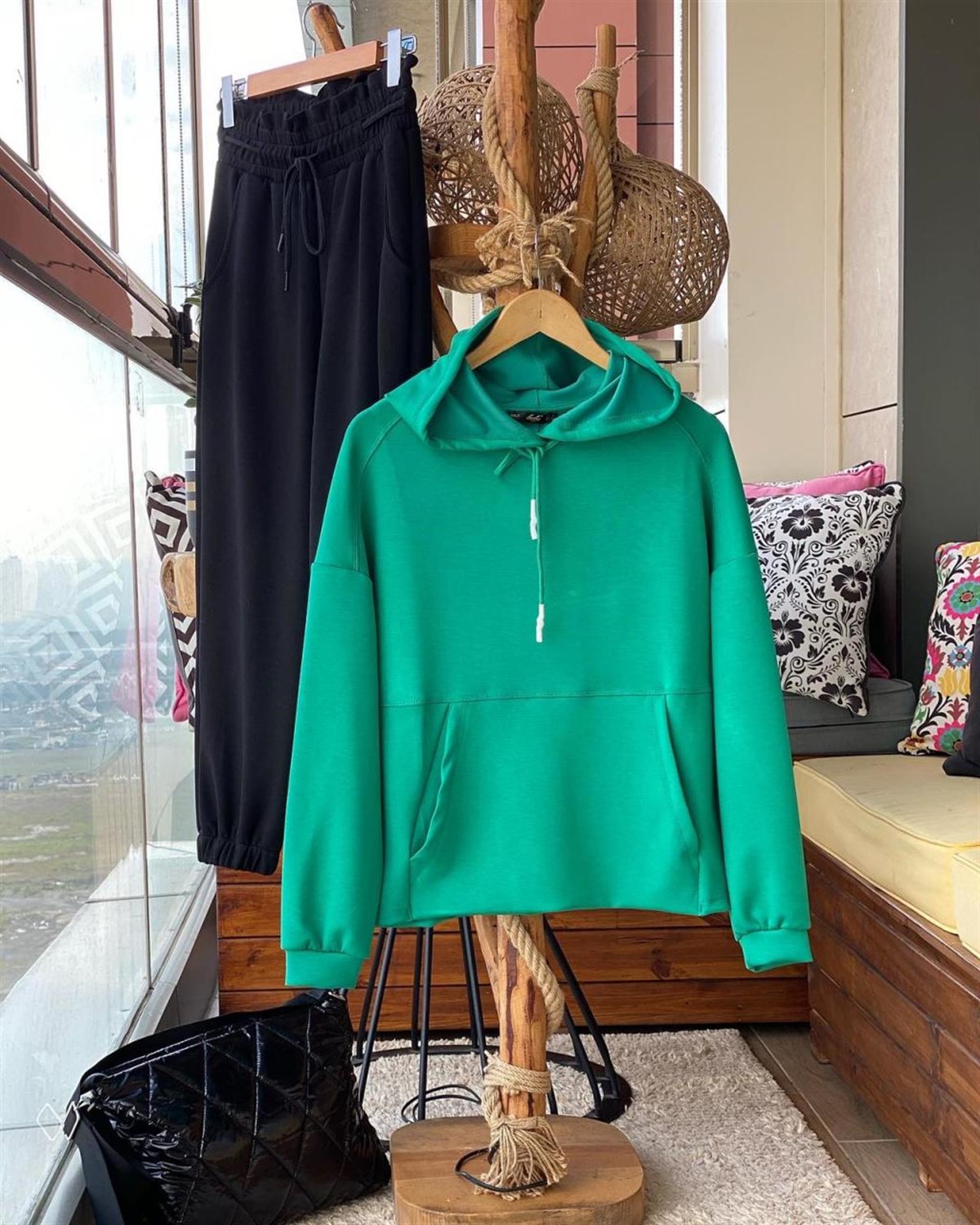 Yumuşak Dokulu Kapşonlu Esnek Sweatshirt (ÇAĞLA)