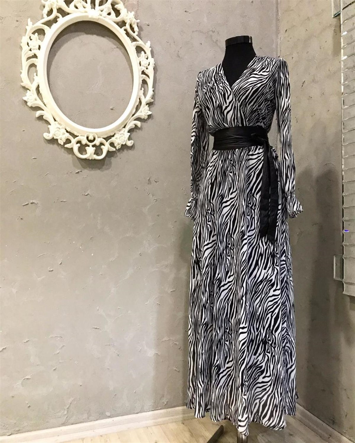 Zebra Desen Kruvaze Yaka Şifon Kumaş Elbise (SİYAH)