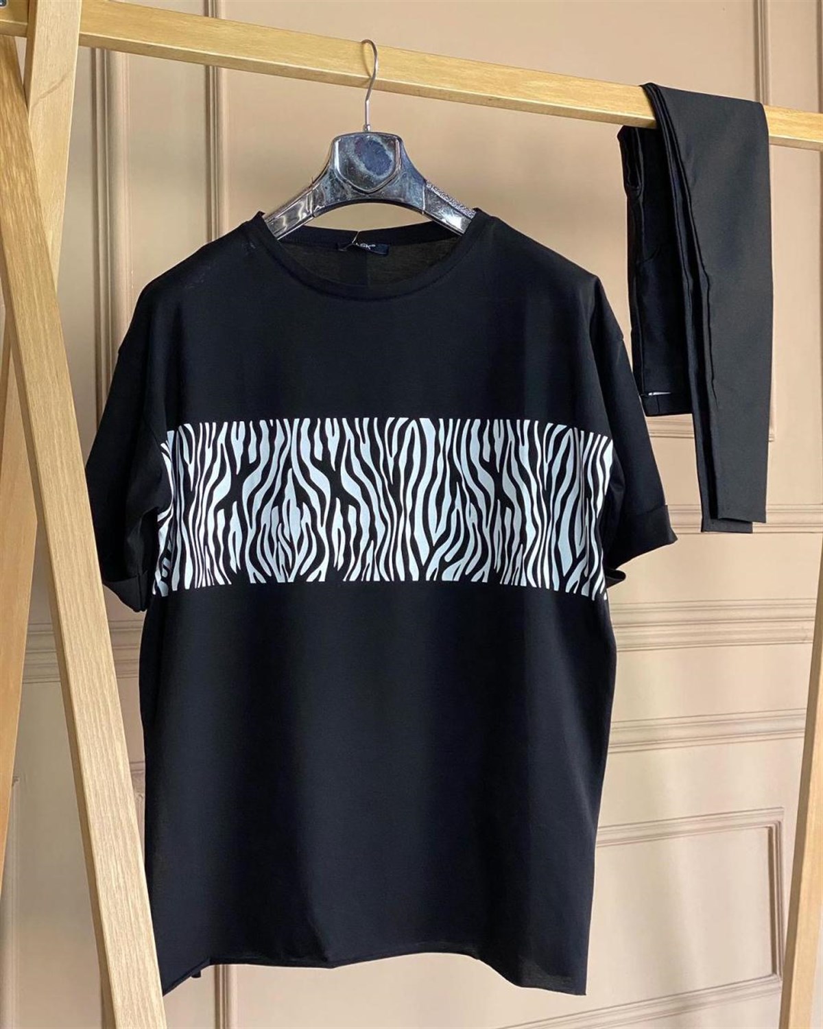 Zebra Desenli Basic Tshirt (SİYAH)