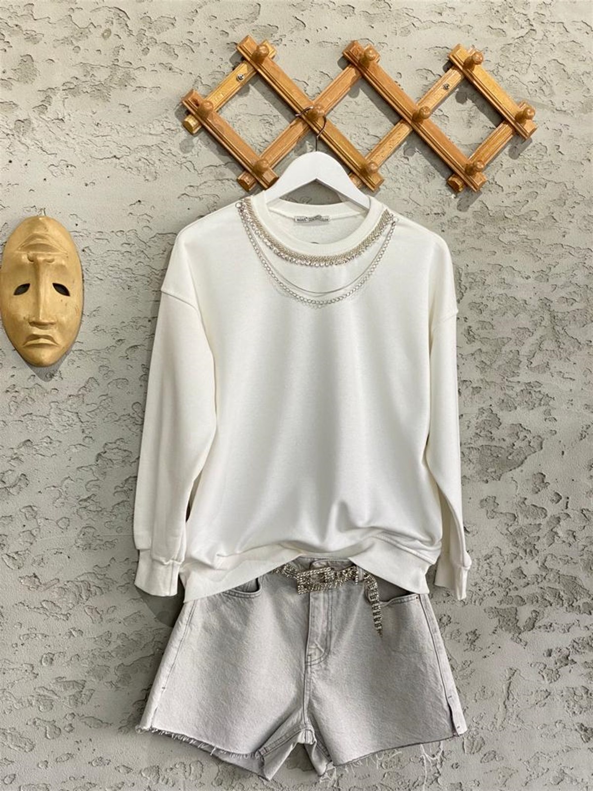 Zirkon Taşlı Zincir Kolyeli Sweat (Ekru)
