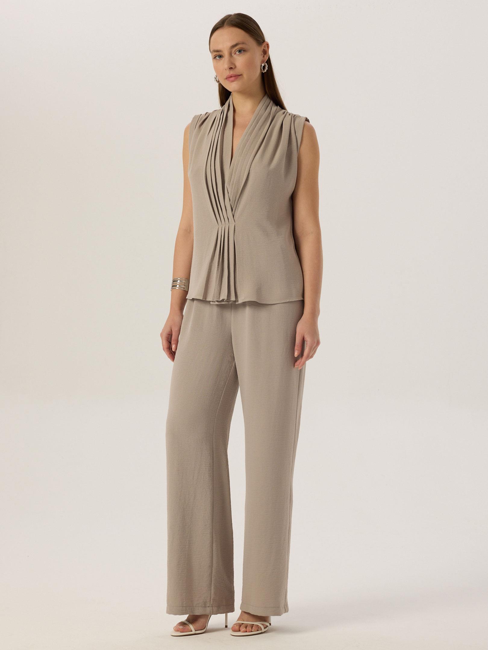 24SS109023 ÖNÜ PİLELİ V YAKALI KOLSUZ BLUZ Kategorisiz Modelleri