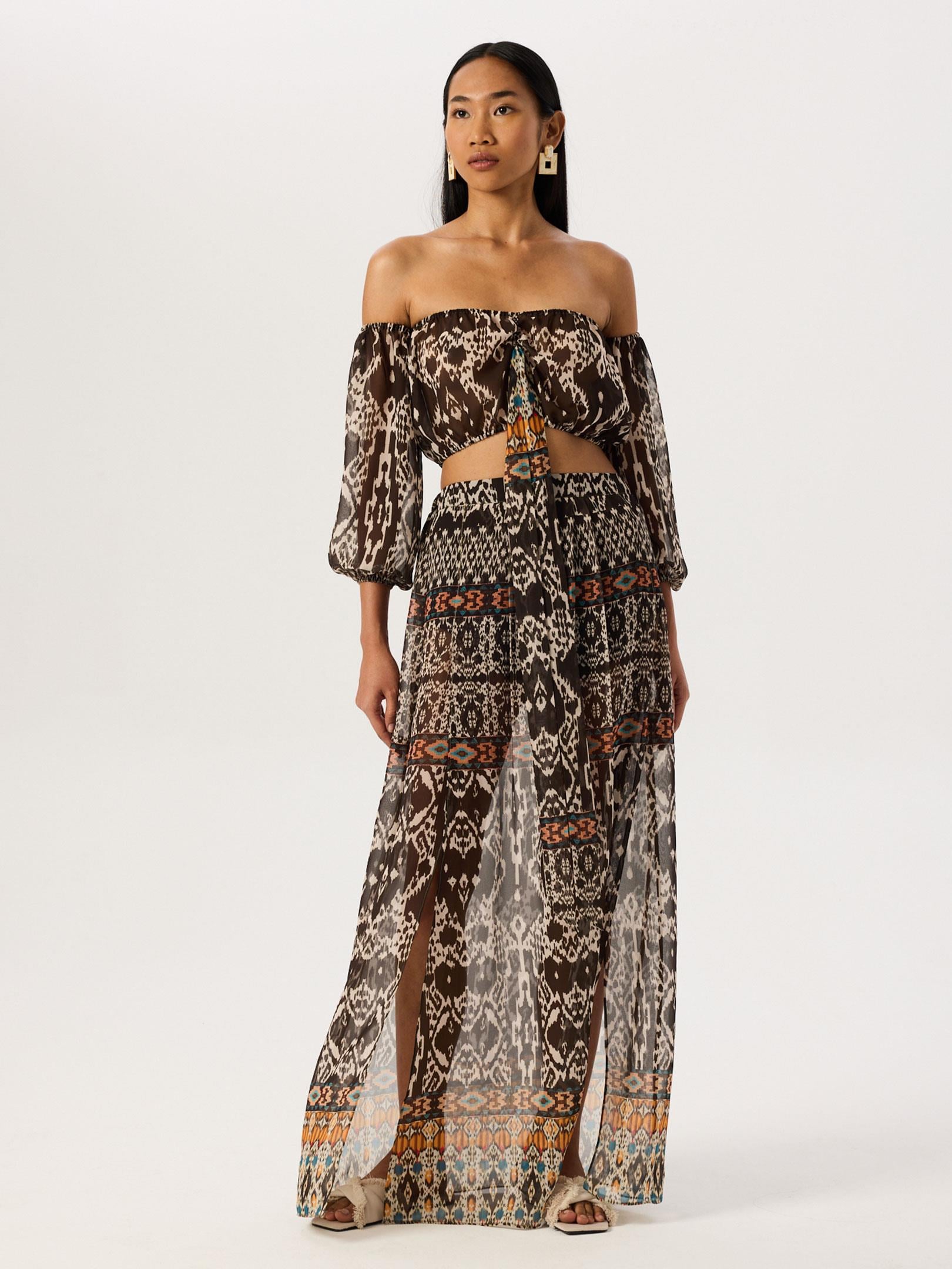 24SS109026 DÜŞÜK OMUZLU FONKSİYONEL BAĞLAMALI CROP BLUZ Kategorisiz Modelleri