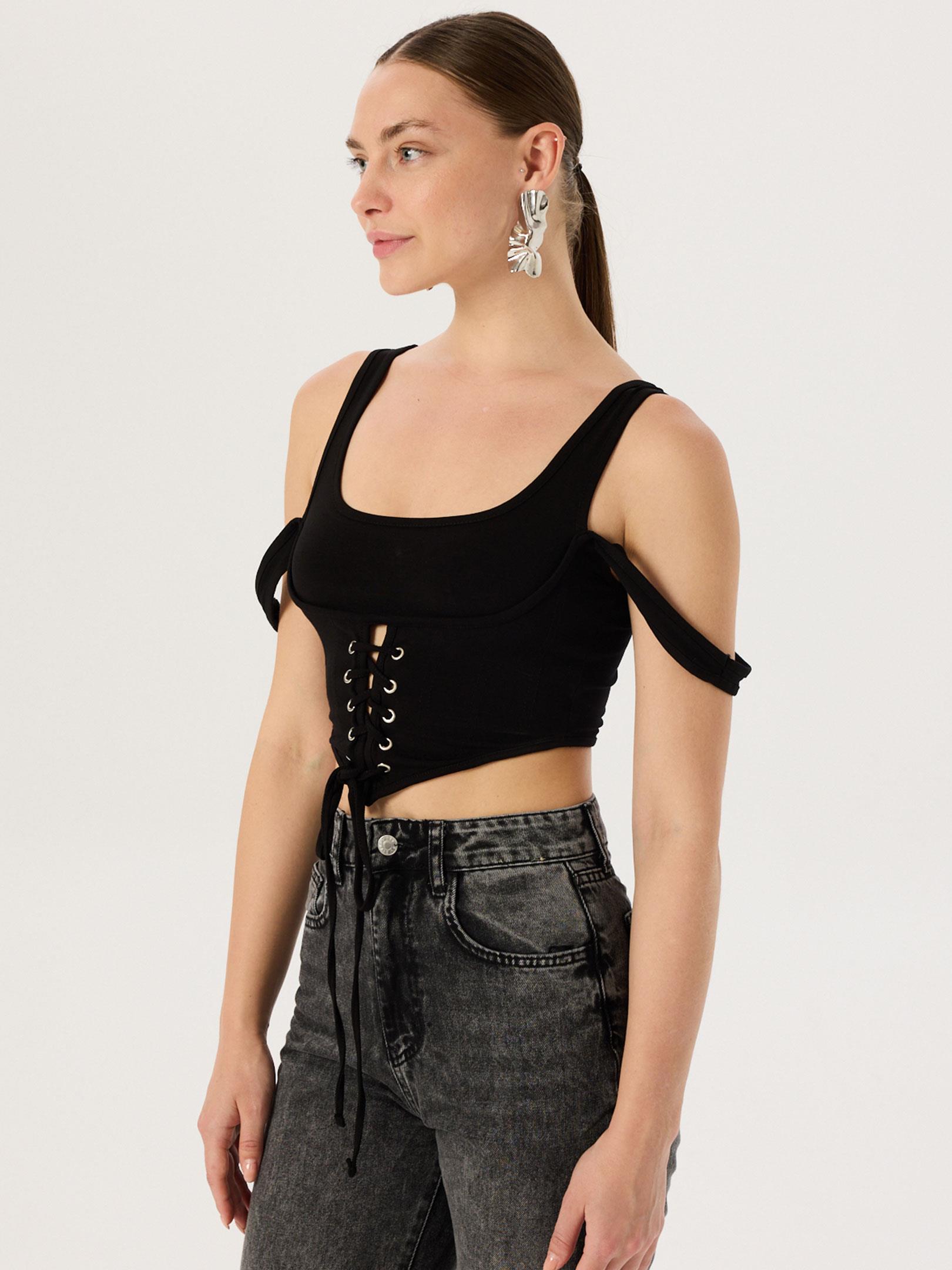 Bağcık Detaylı Büstiyer - Siyah Bluz Modelleri