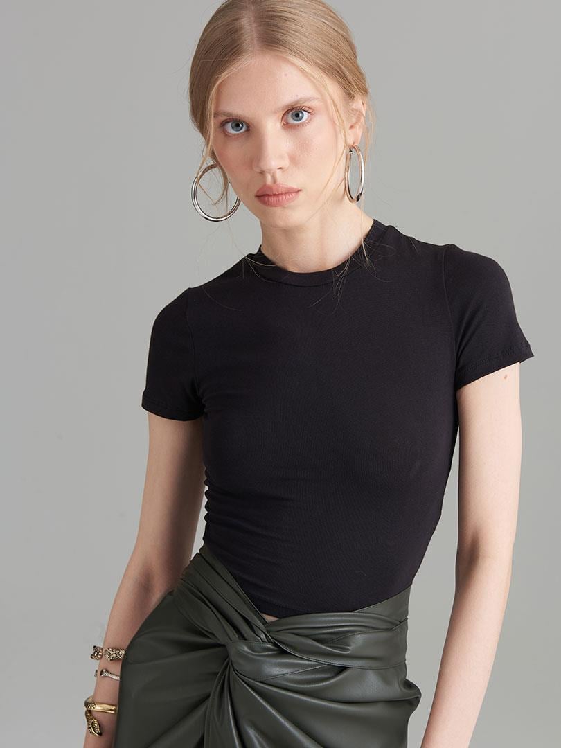 Bisiklet Yaka Basic Crop T-Shirt - Siyah T-shirt Modelleri