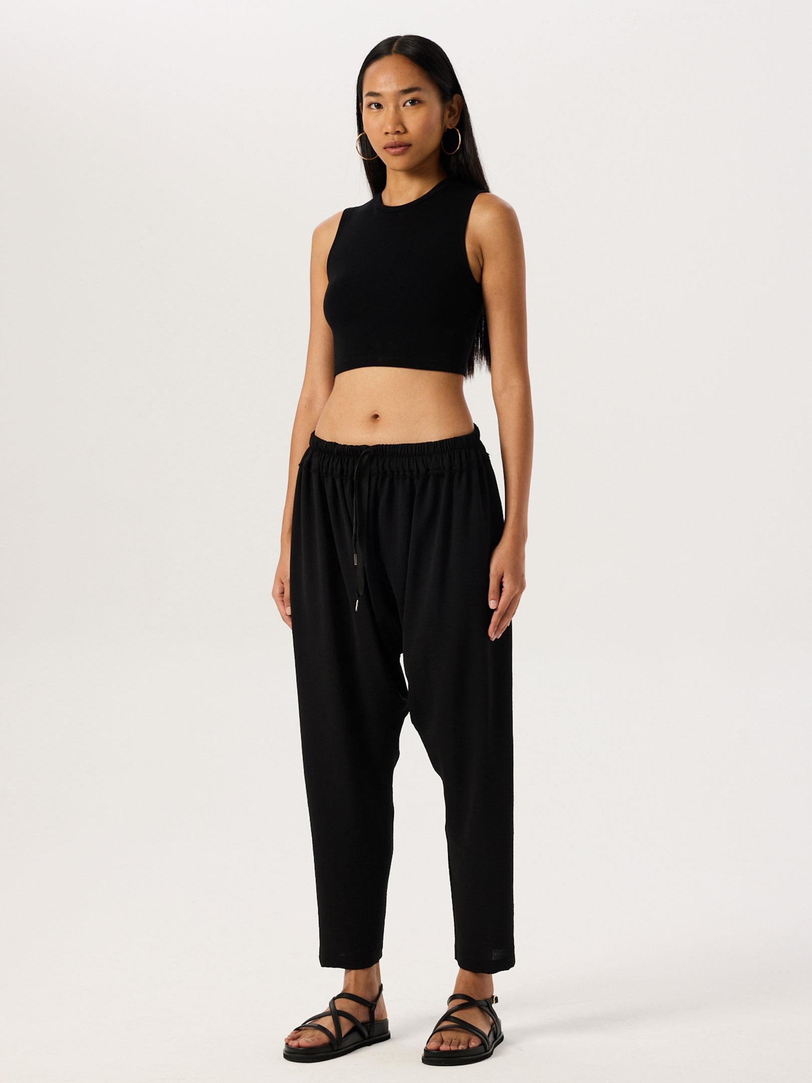 Bisiklet Yaka Kolsuz Crop Top - Siyah Body Modelleri