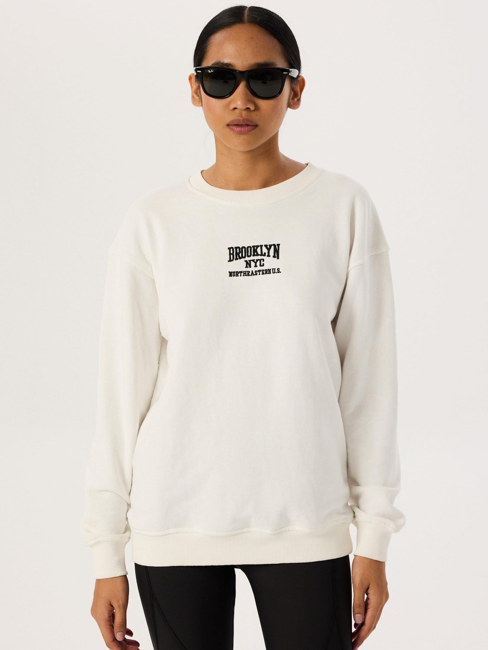 Nakış Detaylı Oversize Sweatshirt - Beyaz Sweatshirt Modelleri