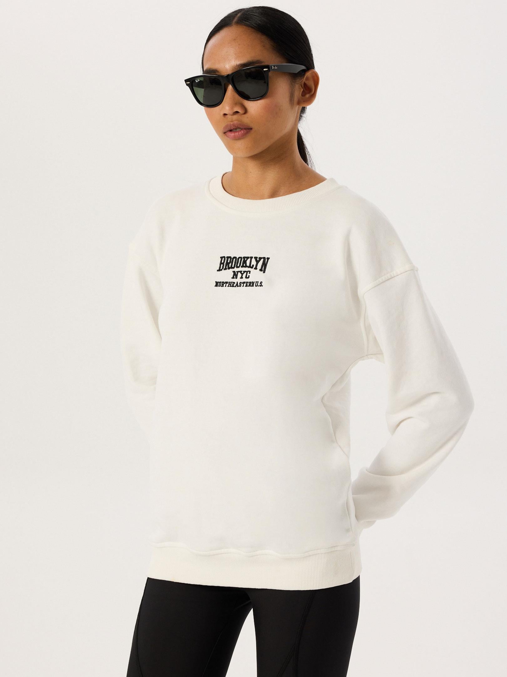 Nakış Detaylı Oversize Sweatshirt - Beyaz Sweatshirt Modelleri