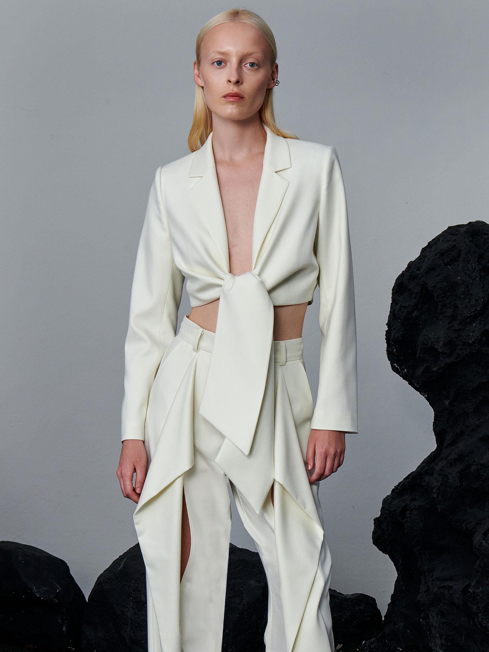 Önden Bağlama Detaylı Uzun Kollu Crop Ceket - Ekru Ceket Modelleri