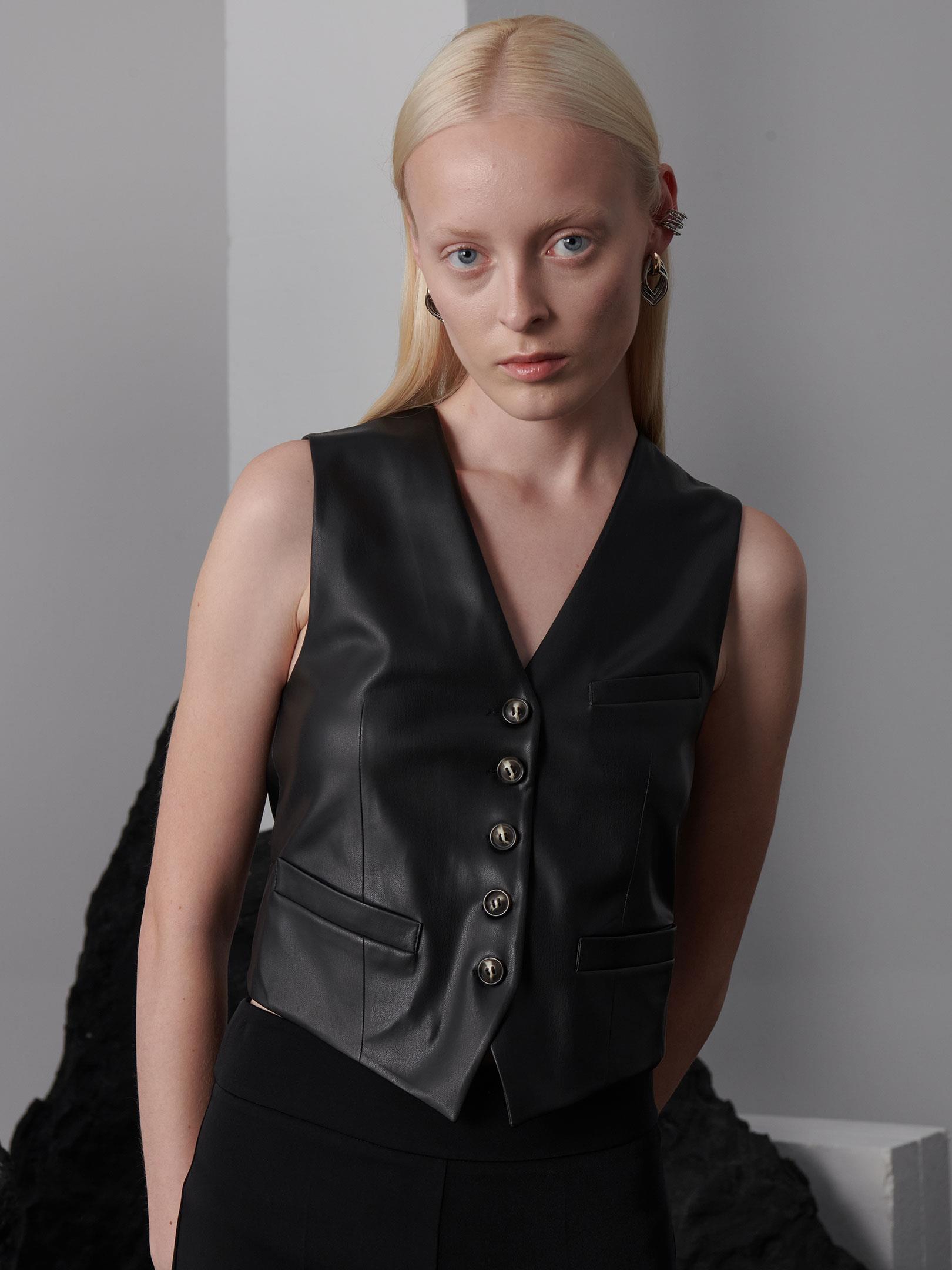 V Yakalı Fleto Cep Detaylı Deri Yelek Kategorisiz Modelleri