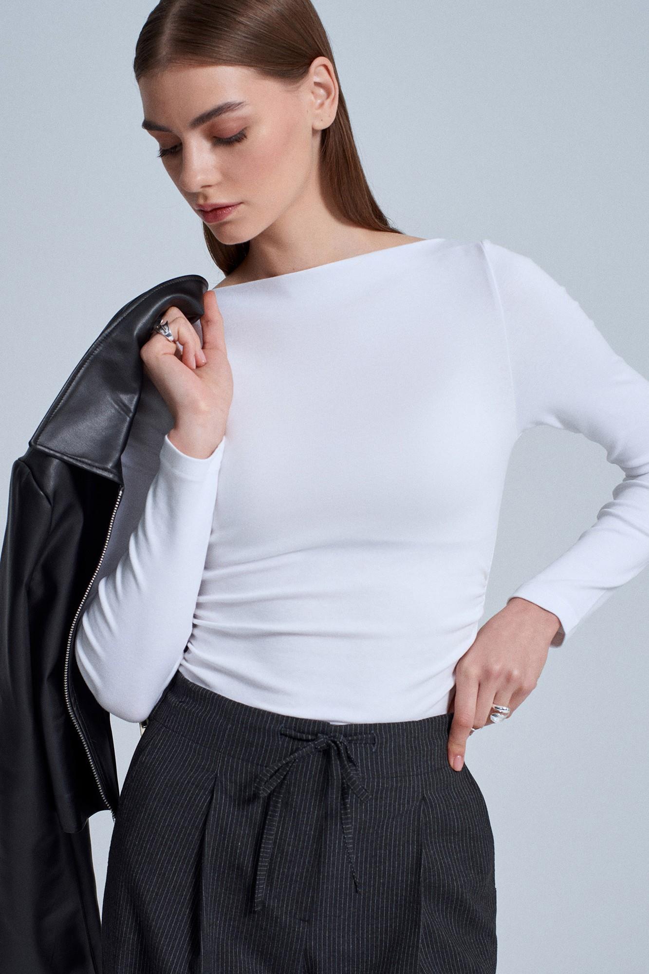  Wholesale Women's Ecru Boat Neck Gathered Top 0431-32198