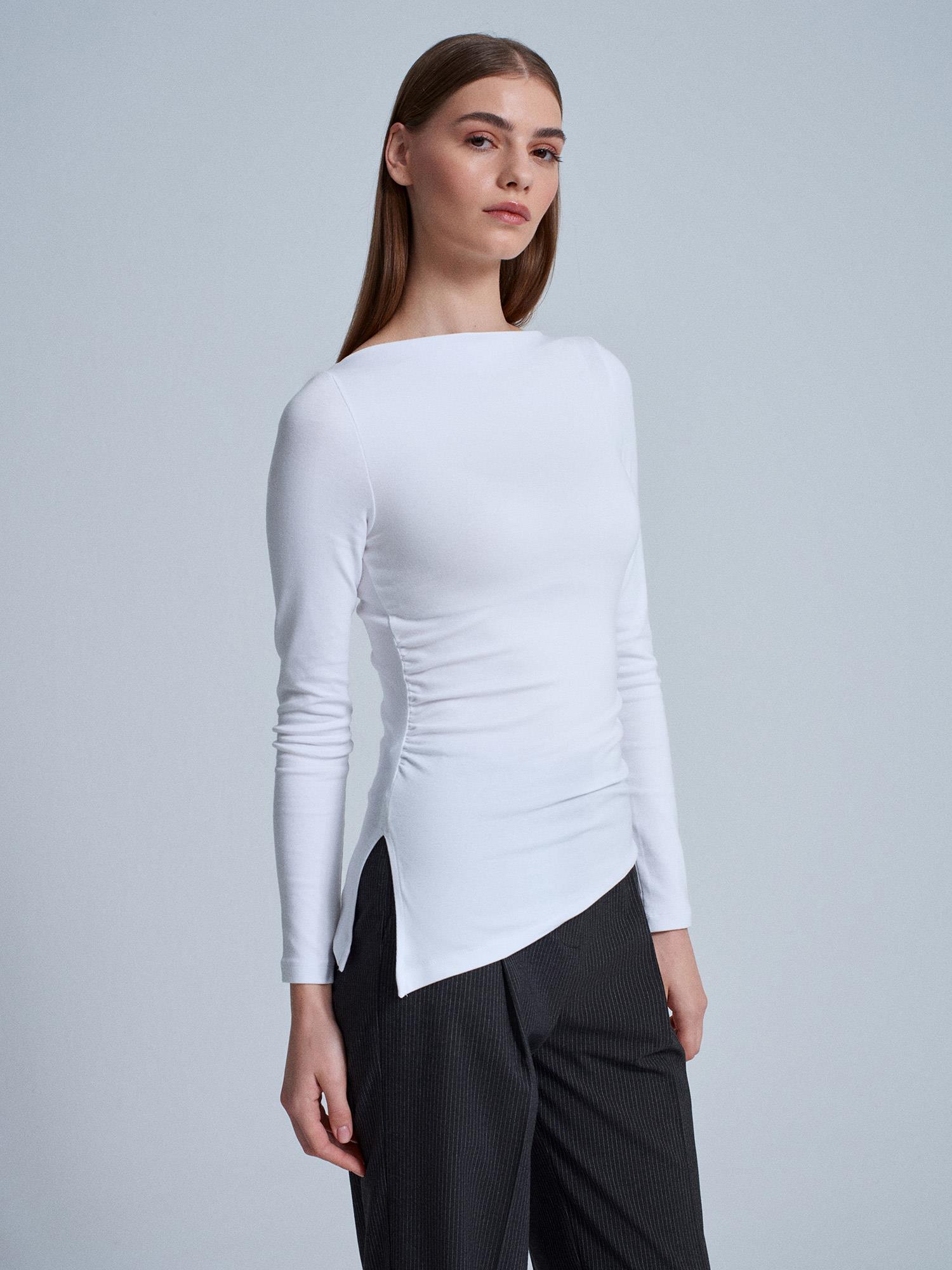  Wholesale Women's Ecru Boat Neck Gathered Top 0431-32198