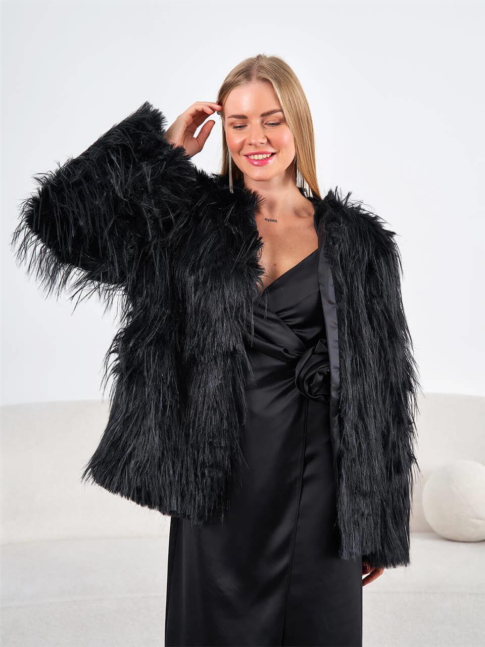 170453 Kısa Kürk Mont