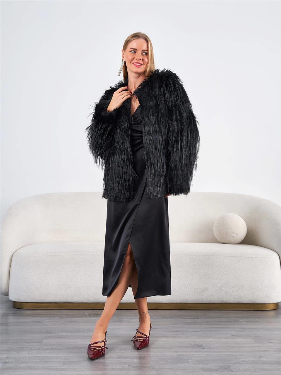 170453 Kısa Kürk Mont