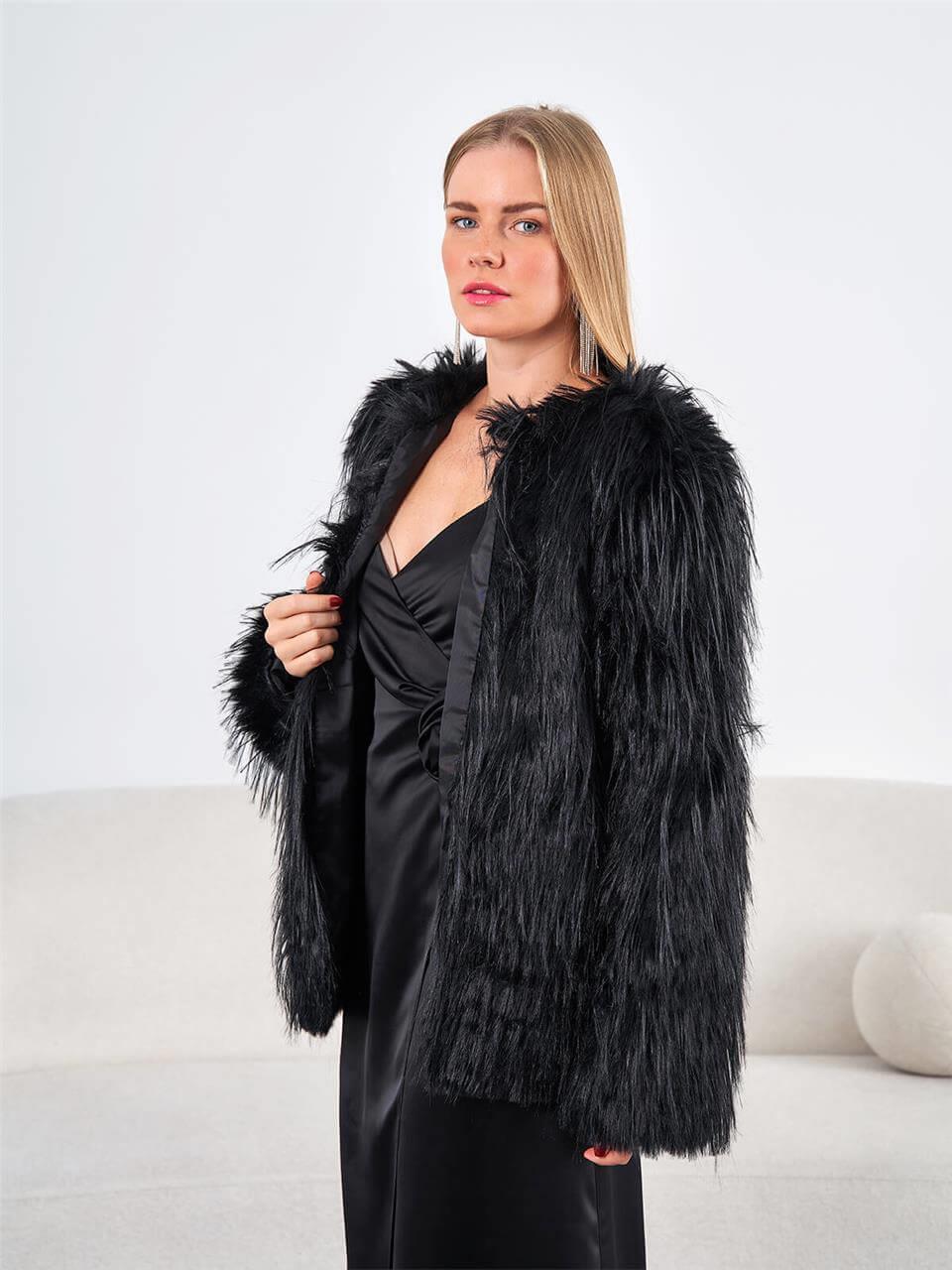 170453 Kısa Kürk Mont