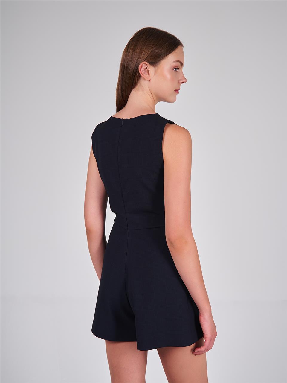 180478 SLEEVELESS SHORT JUMPSUIT