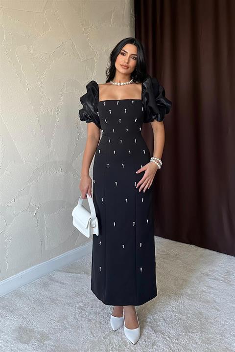 İşlemeli Kolu Garnili Elbise - Siyah