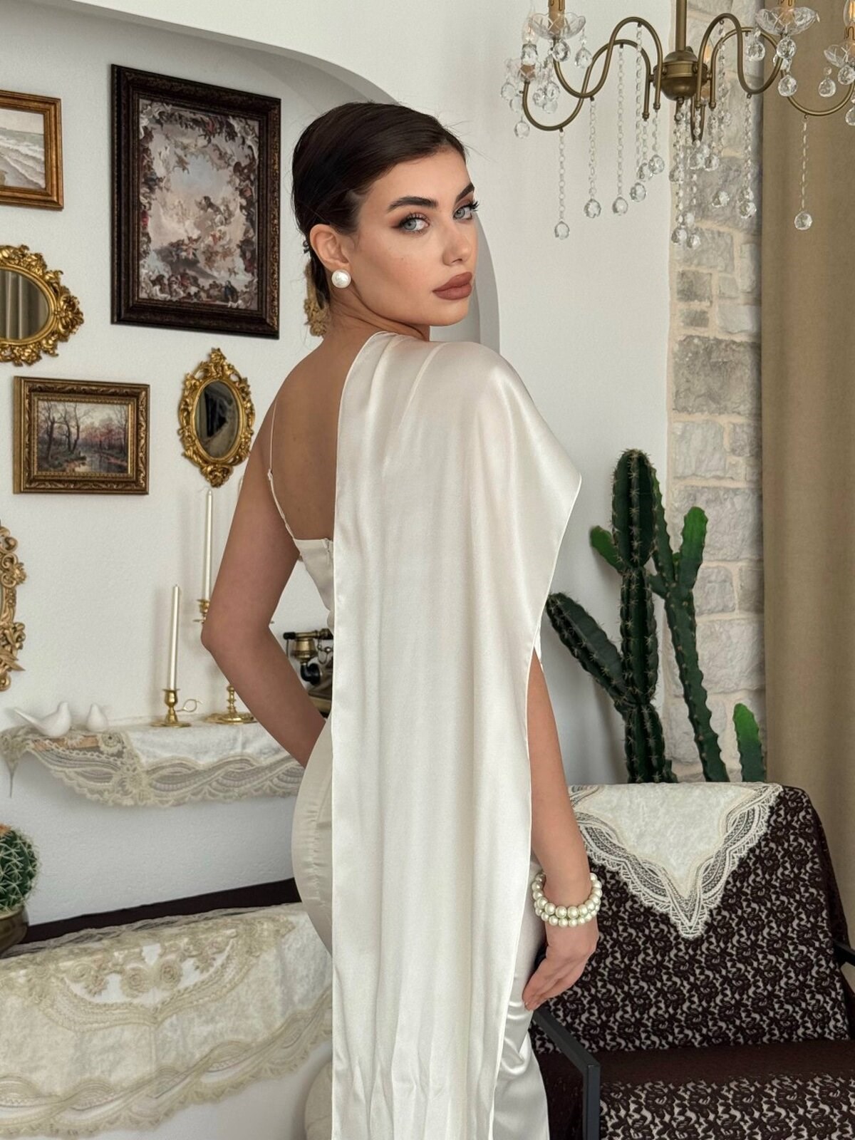 Junas Yaka Kuşağı Detaylıı Elbise