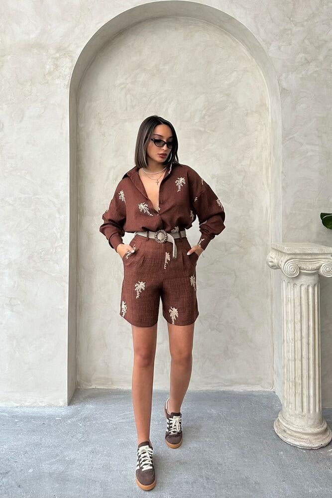 Kemer Detaylı Nakışlı Keten Şort - Kahve | Topshow