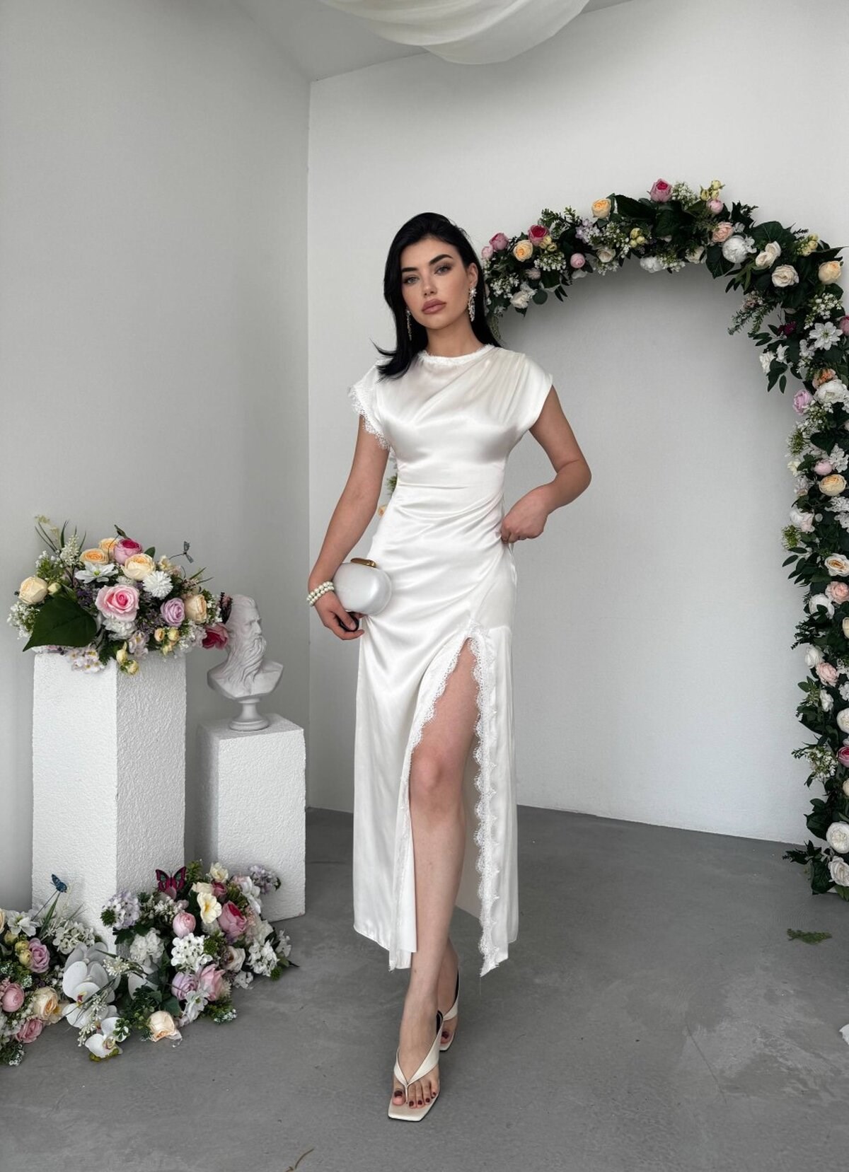 Peam Dress with Slit Detail