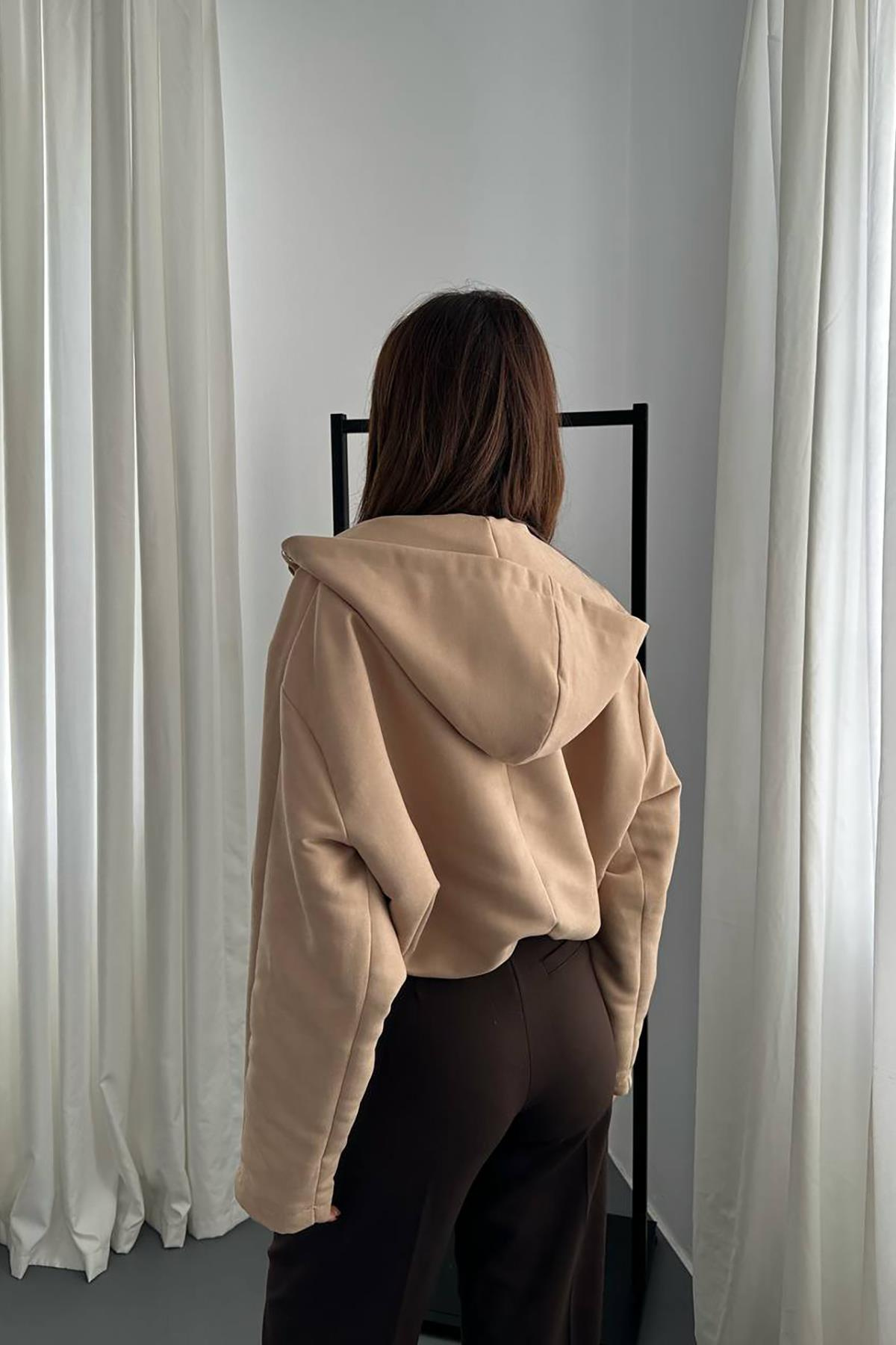 Toptan Bej Kısa Kapüşonlu Ceket