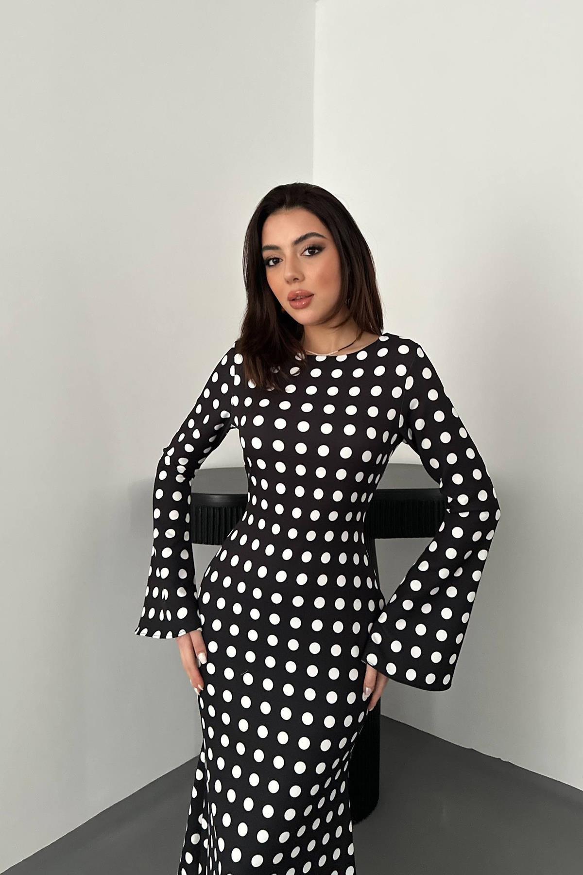 Toptan Siyah Puantiyeli Vücudu Saran Elbise