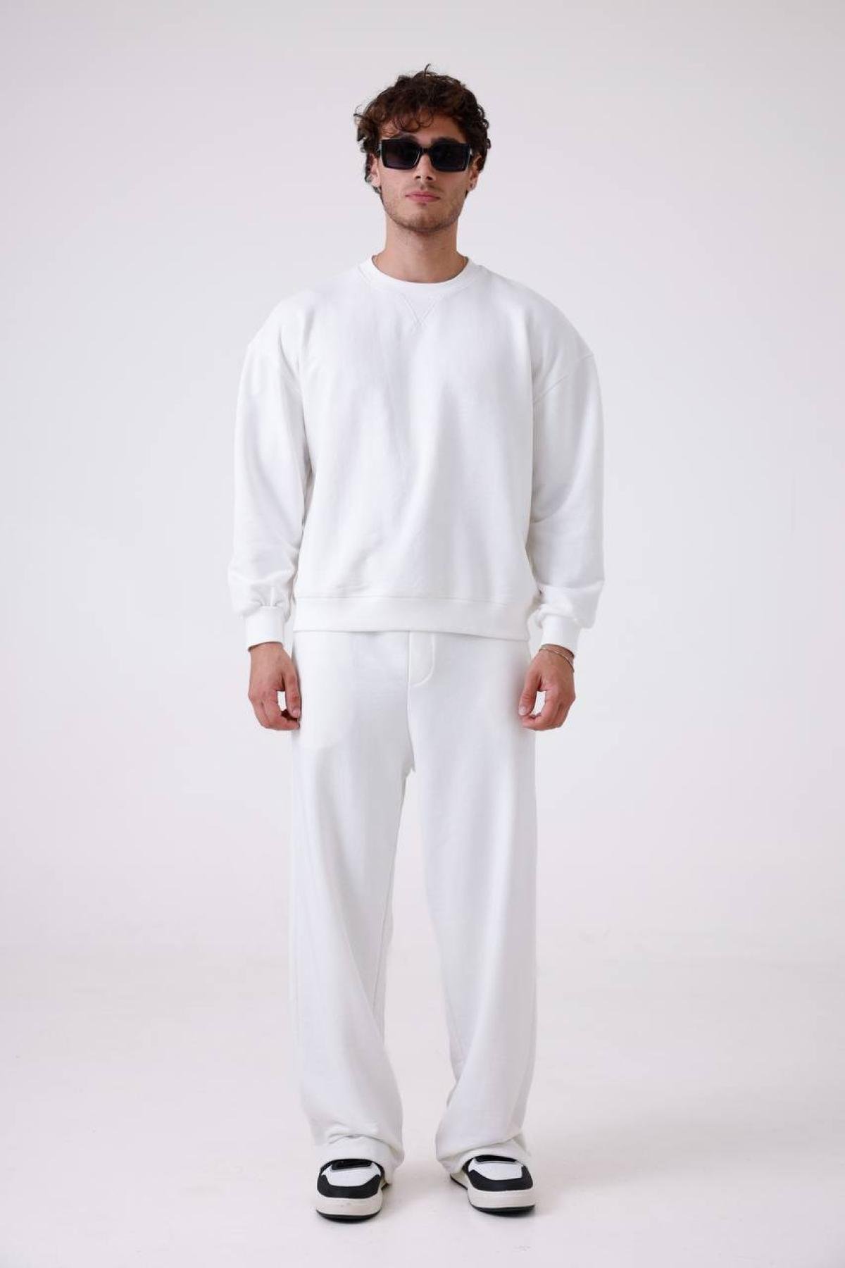 Wholesale Men White Tracksuit Set 739173