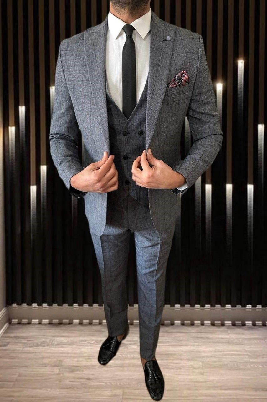 Wholesale Men's Anthracite Three-Piece Suit 1701W26-090