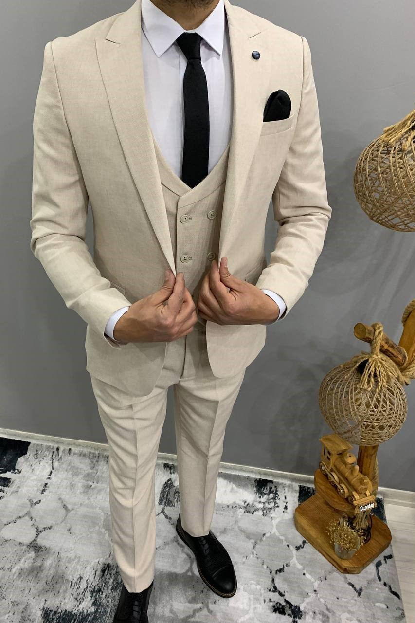 Wholesale Men's Beige Three-Piece Suit 1701W26-091