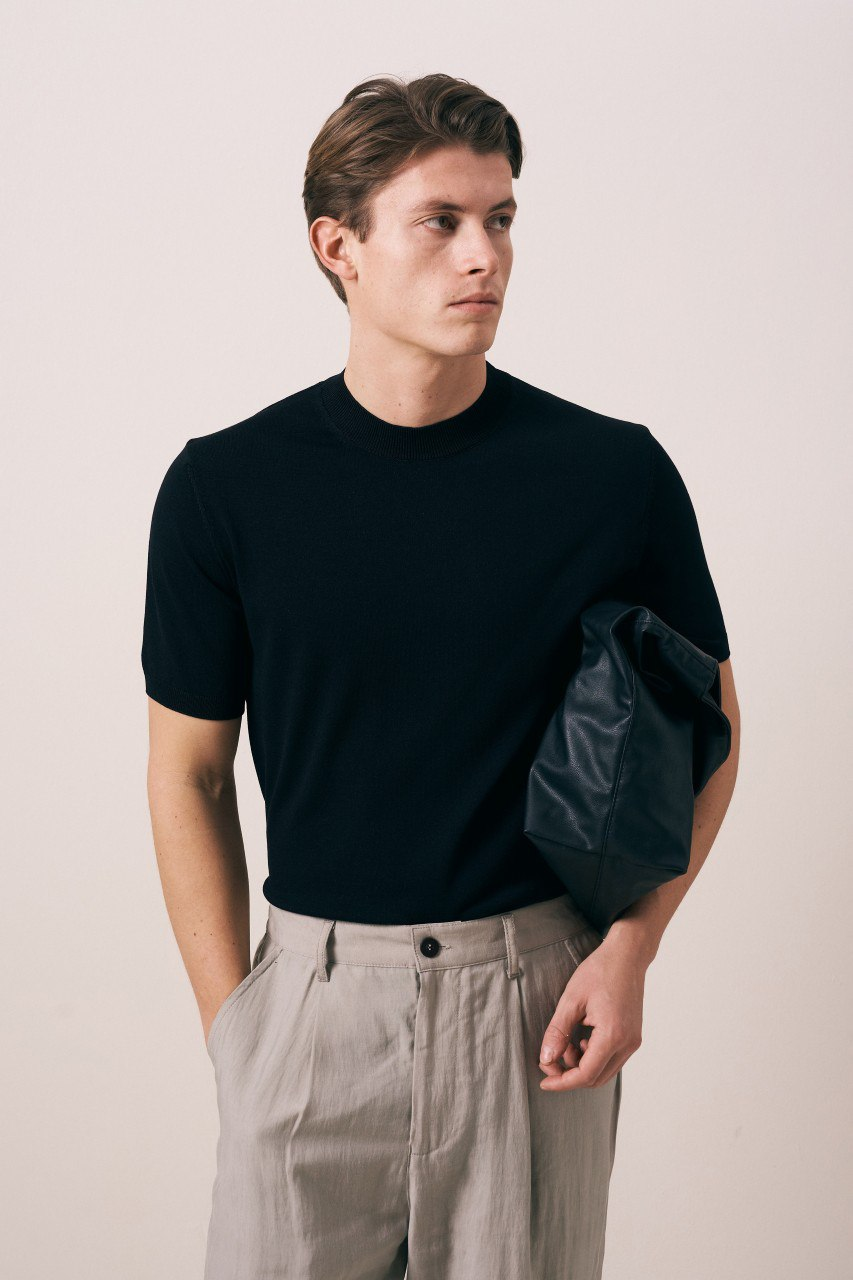 Wholesale Men's Black Knit Crew-Neck T-Shirt 1609W26-66606