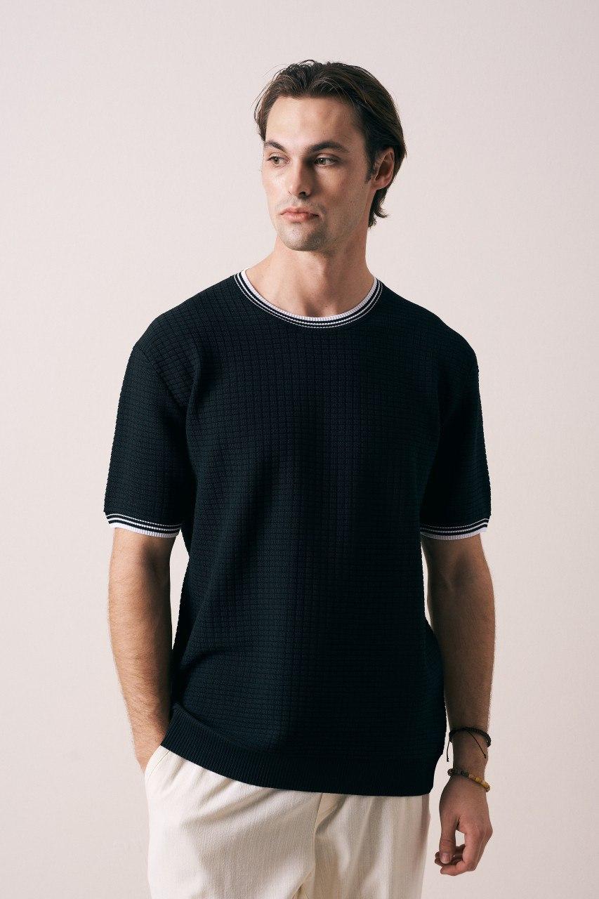 Wholesale Men's Black Knit Crew-Neck T-Shirt 1609W26-33282 