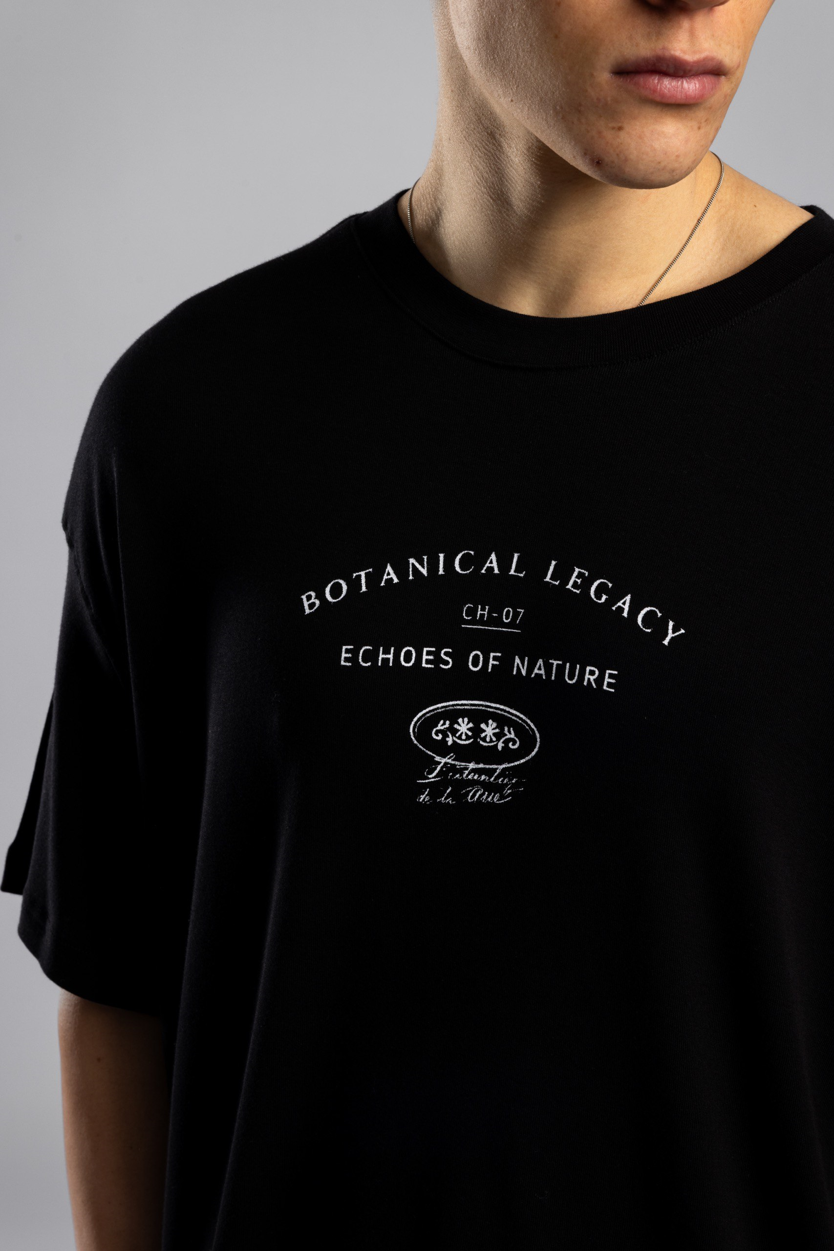 Wholesale Men's Black Thin T-shirt 1503W26-26CY-009