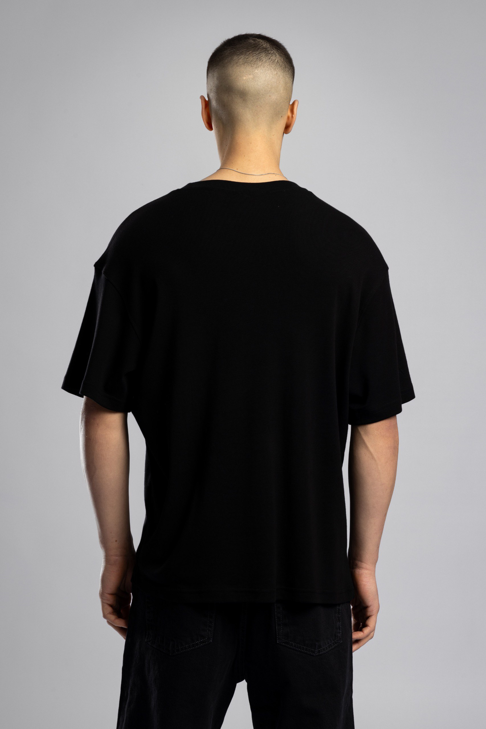 Wholesale Men's Black Thin T-shirt 1503W26-26CY-010