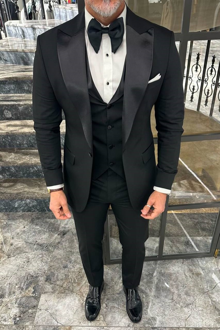 Wholesale Men's Black Three-Piece Suit 1702W26-0503