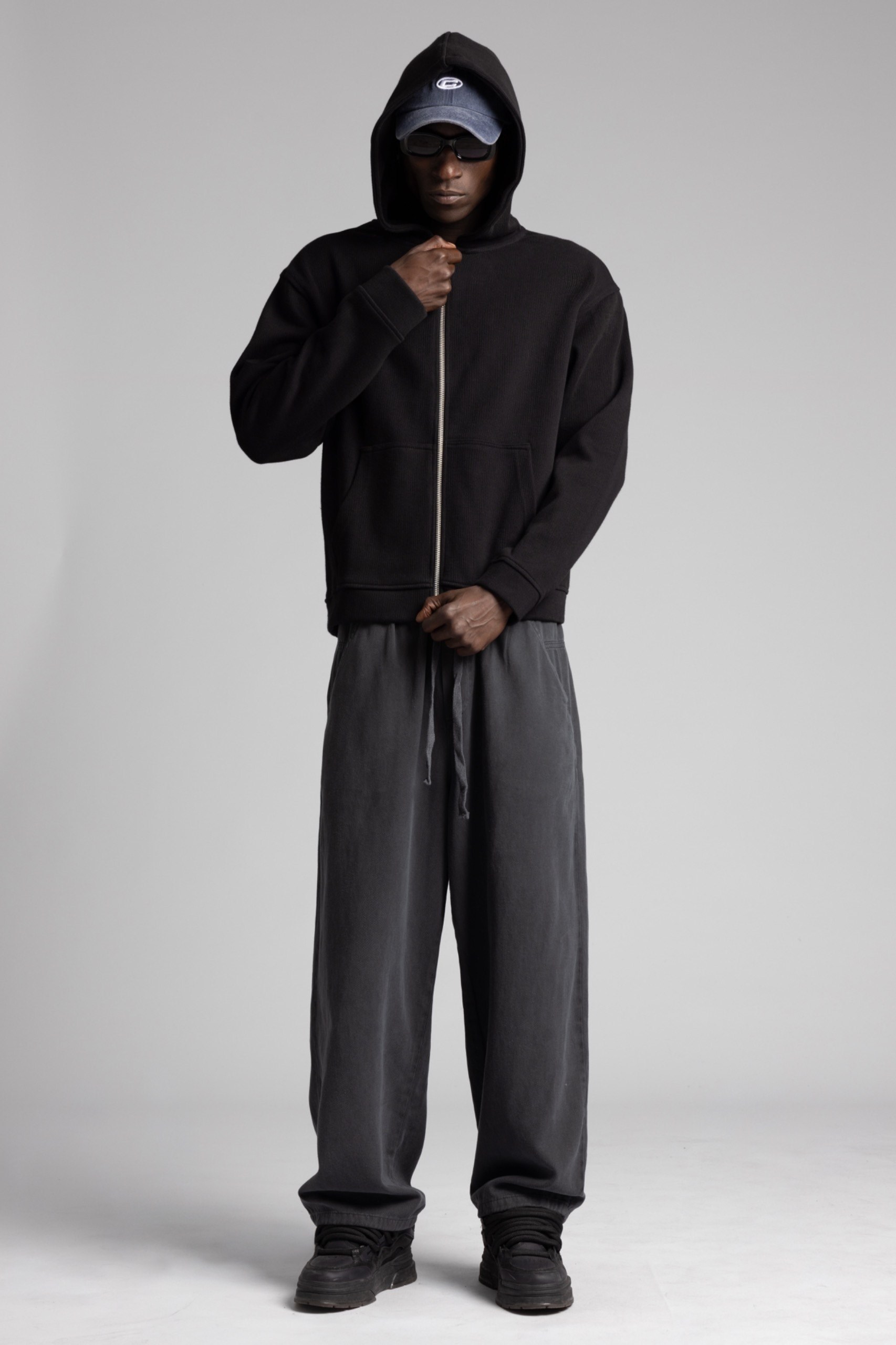 Wholesale Men's Black Zip Sweatshirt  1503FW27-MRT-4626