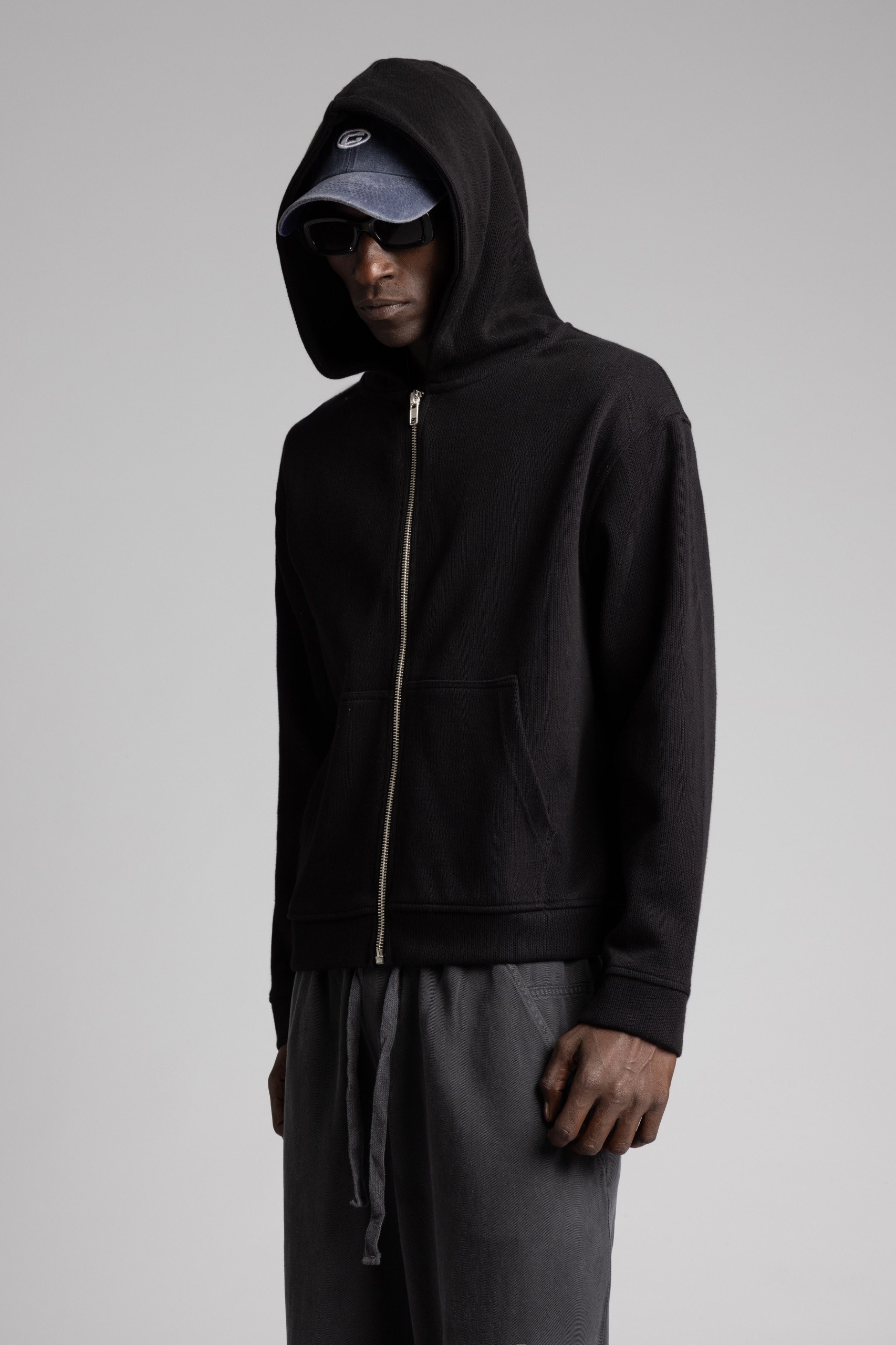 Wholesale Men's Black Zip Sweatshirt  1503FW27-MRT-4626