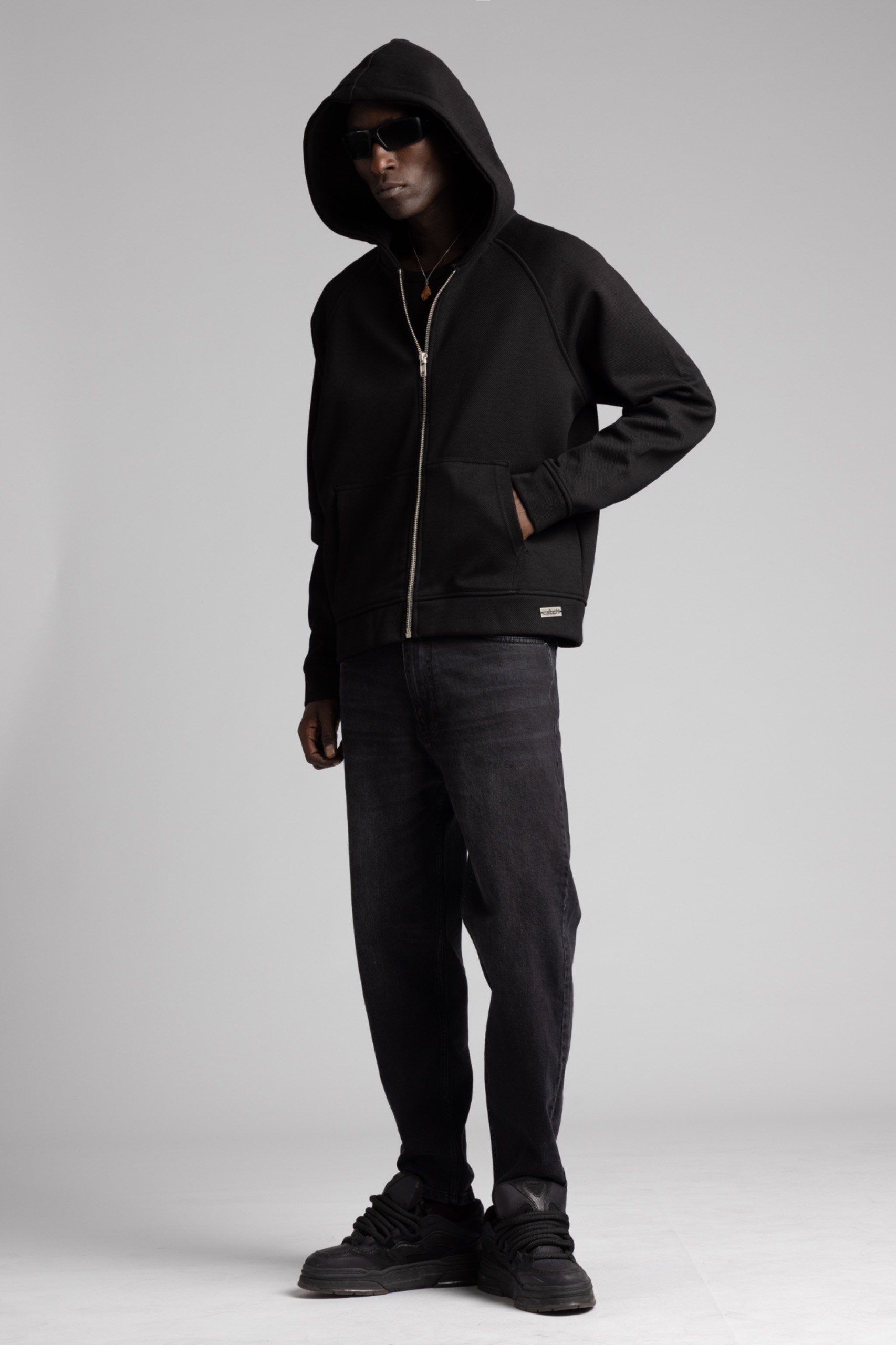 Wholesale Men's Black Zip Sweatshirt  1503FW27-MRT-4628