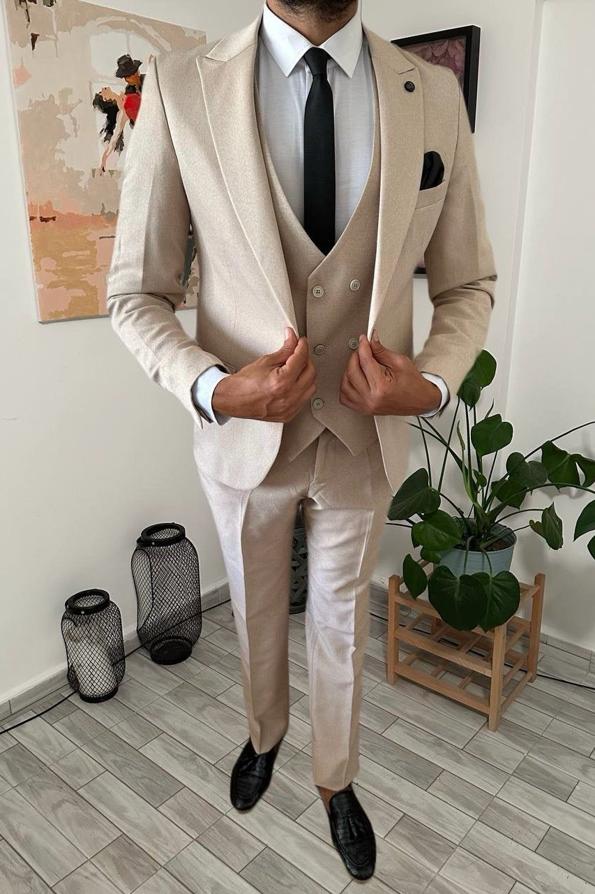 Wholesale Men's Cream Three-Piece Suit 1701W26-088