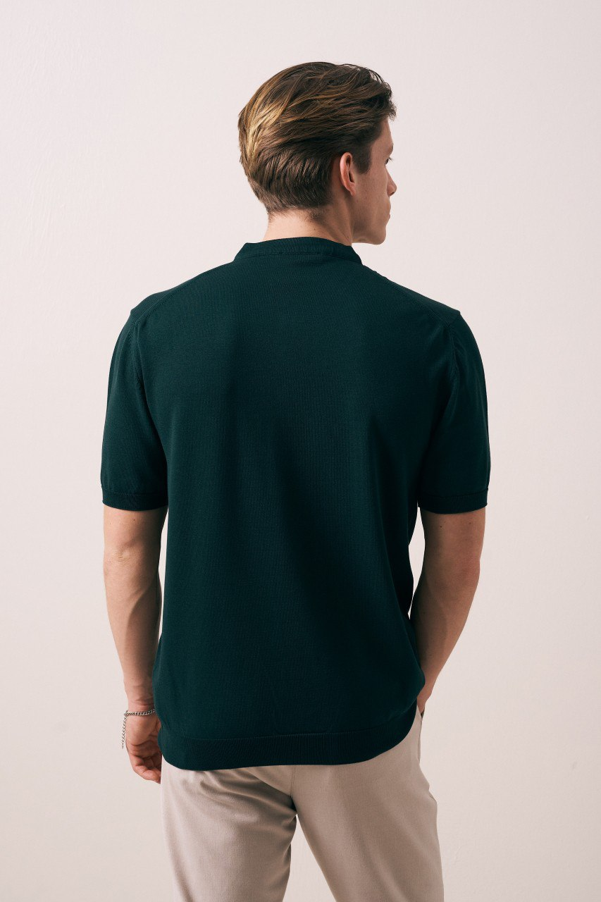 Wholesale Men's Dark Green Knit Crew-Neck T-Shirt 1609W26-66619 