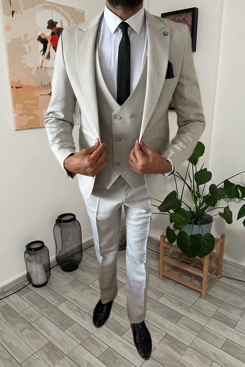 Wholesale Men's Ecru Three-Piece Suit 1701W26-088